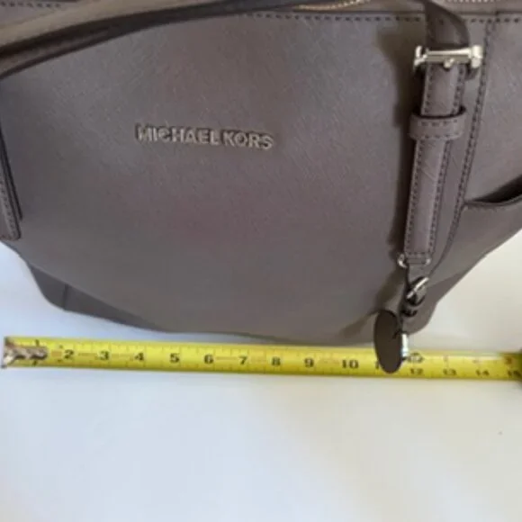 Michael Kors Women's Jet Set Travel Large Saffiano Leather Tote Bag in Taupe